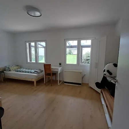 Eigenes Haus Mit Wintergarten Апартаменты Кассель